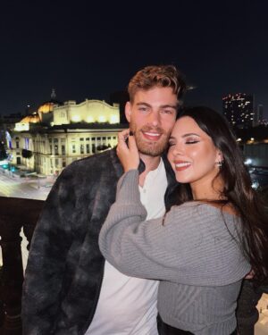 Sheryl Rubio Instagram - Hola 2023! empecé este año con mis personas favoritas, en uno de mis lugares favoritos ❤️ gracias @sabanagrandefood por una noche maravillosa!