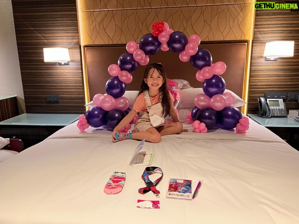 Judy Ann Santos Instagram - Our Lunniebunny requested for her birthday for a staycation and have her party at dreamplay with her family and friends.. ❤️ and breakfast buffet on her birthday. 😅 oh my love.. pls. Don’t stop being so malambing, respectful, smart, witty, responsible, and all that you are… i still can’t wrap my head around the fact that your 7 already!! You will forever be our potpot.. wala kang choice. 🤭 we love you soo much my sweet sweet bunnylove.. happy happy birthday! #lunniebunny7