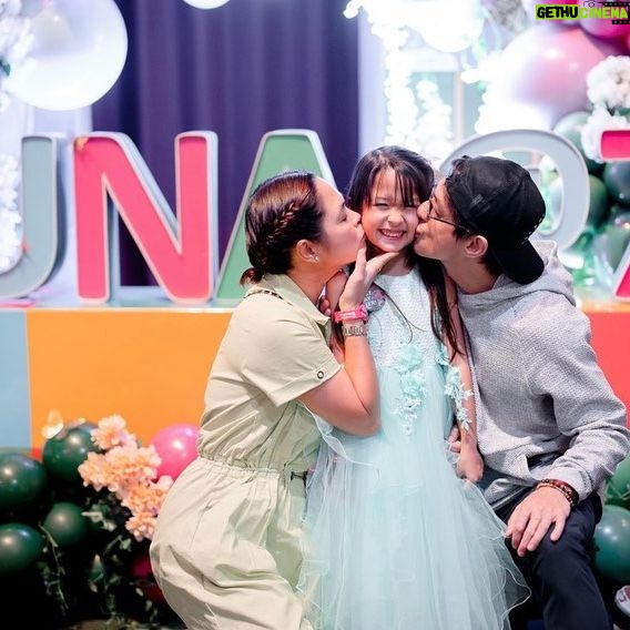 Judy Ann Santos Instagram - Sharing more photos from luna’s birthday celebration yesterday at dreamplay. ❤️ special thanks to @cocoonstudioph for covering our little princess, ang galing galing nyo patricia in handling kids. 😍 for our decors thank you @balloonsandbloomsph ❤️ thank you for accepting our very last minute request.. ( as always 😅) you turned a magical place even more magical and special in just 24 hrs! Hanep kayo talaga! @instamug for luna’s pillow souvenirs.. thank you, thank you soo much!! #lunniebunny7