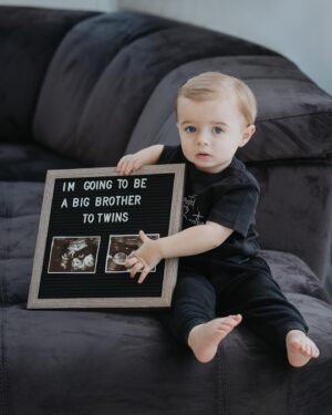 Dani Dyer Instagram - We have been keeping a little secret...

Our little TWINS ♡ ♡
So excited to meet our babies and watch santi be the best big brother..
The biggest surprise of our lives but feeling SO blessed.. our family is getting a lot bigger and we can’t wait✨