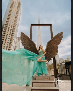 Bidya Sinha Saha Mim Instagram - Spread your wings and soar. 🖤

P.c- @redwanrajuphotographydxb 
Wearing- @meherofficials
