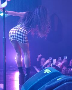Jessie Reyez Instagram - Is it 
Proper wankered 
Propa wankad or
Propuh wankawd 
?
N e way euro tour been a vibe 🦦