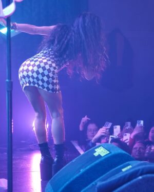 Jessie Reyez Instagram - Is it 
Proper wankered 
Propa wankad or
Propuh wankawd 
?
N e way euro tour been a vibe 🦦