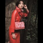 Suzu Hirose Instagram - 25ans 
パリで撮影したもの
楽しかったあ、是非ご覧くださいまし
Photos：VIRGILE GUINARD
#25ans #25ans3月号
@25ansjp
@louisvuitton
#yayoikusama