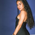 Jessie Reyez Instagram - To feel at home 
away from home 
is a gift that y’all have given me 
anytime I see someone I’ve never met
in a place I’ve never been
sing my life back to me 
as if it was their own 
Love 
in those moments 
I am reminded 
that I am an illusion 
and the only thing real
is the is-ness
And the only thing real 
is the spirit that looks at me through your eyes 
and the spirit that looks at you through mine 
🖤

@pharrisdesigns 📸