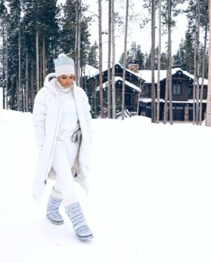 LeToya Luckett Instagram - ✨Bundle up✨

📸 || @sterlingpics 

@exquisitemo
@toyajohnson
@adriajw
 @ababyrn11
@ashaunnakayars
@marilyn_battiel
@dreanicolephotography
@therealnoigjeremy
@allaboutmelinda
@chefemaninicole
@byobgina
@chantailleelise