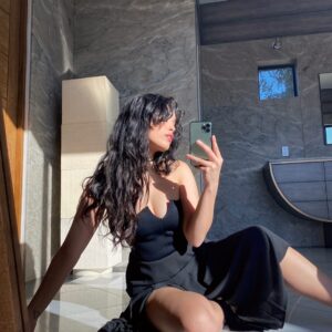 Valkyrae Instagram - Just a Filipina/German girl who growing up was ashamed of her natural hair but now embracing it more than ever🥲