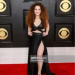 Sofie Dossi Instagram - #Grammys are about to start at 5pm PT. Tune in @cbstv 🖤
.
.Styled by @jazminwhitley