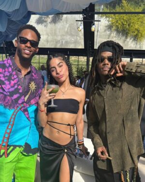Jessie Reyez Instagram - A great day 🖤

👗@steph__major