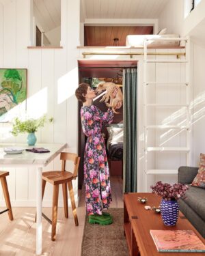 Sarah Paulson Instagram - This was a great day. 
I love you and your brilliant eye @nickeykehoe 

Thank you @archdigest @amyastley 

Photography: @jennapeffley
Fashion Styling: @karlawelchstylist
Interior Styling: @rowelosangeles
Design: @amymkehoe
Architecture: @heartwood_cd; words
Writing: @christinelennonplus2