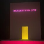 Asami Mizukawa Instagram - 4人でバカリさんのライブに行ったら、たまたまブラッシュアップライフの面々が偶然にも同じタイミングで来てて思いがけずうれしたのしの時間に…🫶🏻
ライブ最高でした👽
@bakarhythm 『fiction』