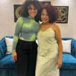 Chelsy García Instagram - Aunque estas palabras no me alcancen para expresar lo que siento por ti, pues el amor que te tengo supera la profundidad de este texto, quiero recordarte que tú eres lo más importante para mí…y Dios lo sabe.

Estoy tan orgullosa de ti como mujer, como ser humano, como madre, como artista…se me llena el pecho de orgullo con decir que soy tu hija. Mi modelo a seguir, mi heroína, mi lugar seguro, mi adoración…Vivo y respiro por ti; y solo le pido a Dios que te llene de salud para poder seguir disfrutándote, que me regale mucho tiempo para gastarlo juntas, y me de sabiduría para honrar tu legado. 

Me haces feliz con el mero hecho de existir, por eso no he de dudar si alguien me pregunta si soy rica, pues tú eres una joya preciosa, mi tesoro, madre.

Deseo que siempre seas feliz y que la vida te siga devolviendo en bendición todo el bien que haces, y te siga compensando por tu hermoso corazón.

TE AMO INFINITO. Feliz cumpleaños, Chiquita. ❤️