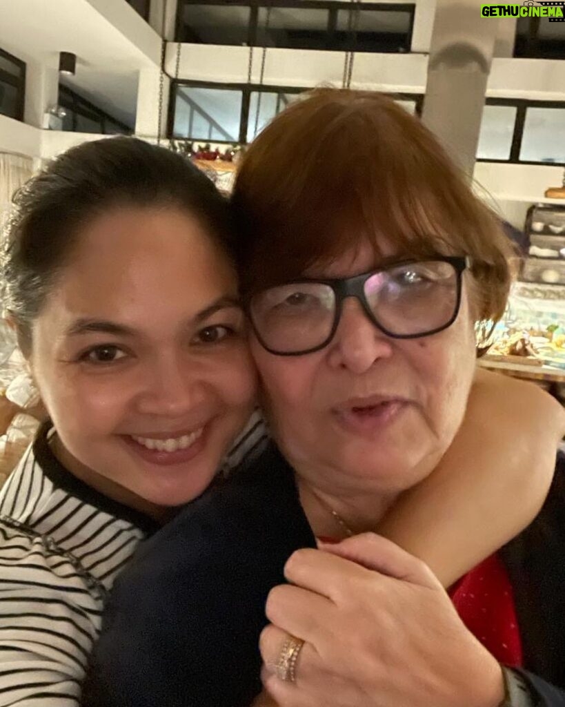 Judy Ann Santos Instagram - Continuing to spread the love dahil February is love month!❤️ 

I always make sure na happy and healthy ang family ko, lalo na yung mommy ko, to show off my extreme love. Kaya naman I shared the love of pursuing a healthy lifestyle to my mom with my Beko cooker! 

Spread love by sharing and enjoying the journey to a healthier lifestyle with @bekoph 💙

#MyBekowithLove #BekoPH #LiveLikeAPro