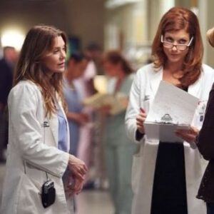 Kate Walsh Instagram - My buddy, my gal pal, my “sister wife” 😂…To know u is to love u @EllenPompeo, and reuniting for ur last season on @GreysABC has truly been the best fever dream. Happy trails my dear friend! ❤️😘🩺