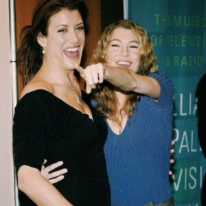 Kate Walsh Instagram - My buddy, my gal pal, my “sister wife” 😂…To know u is to love u @EllenPompeo, and reuniting for ur last season on @GreysABC has truly been the best fever dream. Happy trails my dear friend! ❤️😘🩺