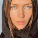 Rachel Cook Instagram - Glitch ❄️ More? U know where to go 💙