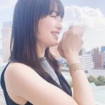 Suzu Hirose Instagram - 主演女優賞いただきました。今年も多くの映画人の勇敢な姿を見せていただけたこと、、まだまだ頑張れと言われているように思えて、身が引き締まりました。これからも愛をもって映画作りに参加したいと思います。そして文と亮くんと立てたことが何より嬉しい。おめでとう😇