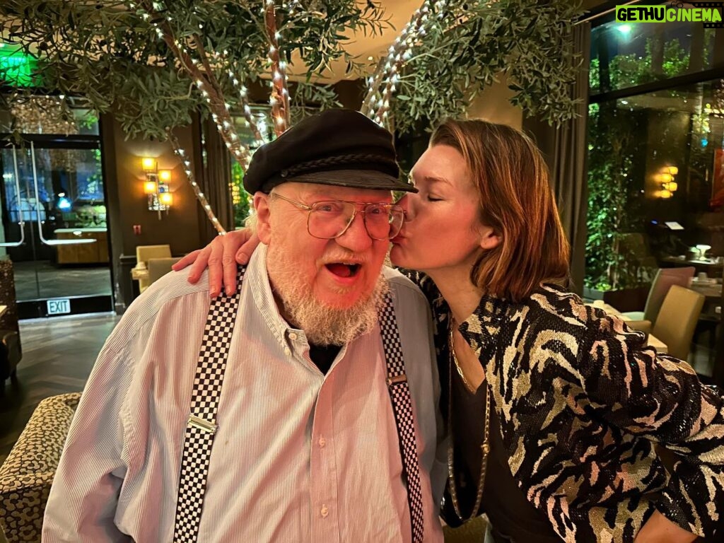 Milla Jovovich Instagram - So amazing to have dinner with @georgerrmartin last night. His stories about how long he worked and struggled with his writing for so many years was so inspiring. He told us that the first GOT book signings had literally 10 people in line😂 and once he actually saw a HUGE line outside one of his signings and thought “Wow! Finally people are reading it!” Only to realize that there was a another book signing at the same location and the crowds were there for Clifford the Big Red Dog to stamp their books with a dog paw on a smelly costume that only the youngest workers were forced to wear because the suit never got washed and poor kids didn’t have a choice😭. George’s story shows that if you love what you do, never stop working on it and persevere, you really can make your dreams come true. Though it takes (in George’s case 10’s of thousands of pages later and a hit show😅). What an unforgettable night and I’m so happy to have met this iconic, unbelievably prolific author and to have finally made his short story IN THE LOST LANDS into a film with the lovely @davebautista. And a special thank you to our wonderful co-writer @constantinwerner who brought me the script 6 years ago and the patience and hard work he put into it, as well as the trust in us that we would make his dream into a reality.❤️ #inthelostlands  #georgerrmartin #paulwsanderson #constantinwerner