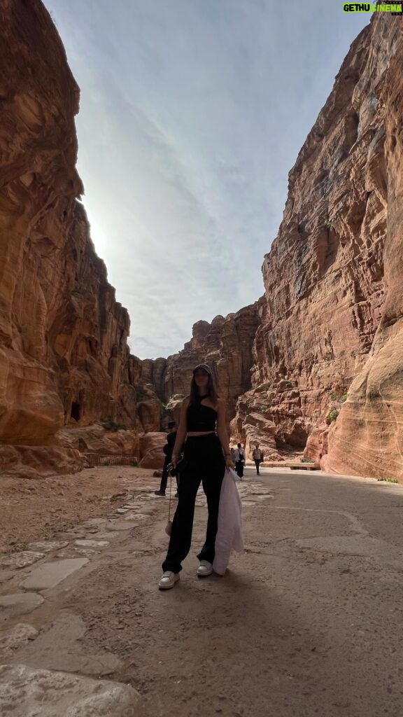 Gökçe Akyıldız Instagram - P E T R A

#royaljordanian 
#visitjordan 
#joinescape
#petrajordan