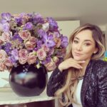 Sherlyn Instagram - COMENTARIO

«Brindemos por las locas, por las inadaptados, por las rebeldes, por las alborotadoras, por las que no encajan, por las que ven las cosas de una manera diferente. No les gustan las reglas y no respetan el statu-quo. Las puedes citar, no estar de acuerdo con ellas, glorificarlas o vilipendiarlas. Pero lo que no puedes hacer es ignorarlas. Porque cambian las cosas. Empujan adelante la raza humana. Mientras algunos las ven como locas, nosotros vemos como genios. Porque las personas que se creen tan locas como para pensar que puedan cambiar el mundo, son las que lo hacen…» – En el camino, Jack Kerouac

Flores @flosartefloral