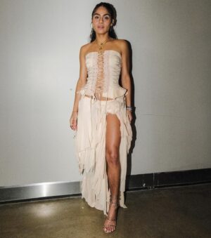 Jessie Reyez Instagram - YESSIE the album won a @thejunoawards :) 

I didn’t get to celebrate… the night took a turn. I’ll tell you why later. It’s a wild story. 

For now, I’m grateful to God, grateful for my wickedly proficient team that excel everywhere I am weak and who forever rise to the occasion, grateful for mi familia y el amor puro que siempre me an enseñado, grateful for any and all adversity that’s given me my thick skin and my resilience and my focus and lastly grateful that my vocal chords happen to sound the way that they do cuz life could be different and it ain’t. ❤️

@byron1851 you’re a patient thug and I’m profoundly grateful for you grinding and sticking with me 

@jermithomas your ear is lit and the only thing to rival it is ur heart :) more wins 

To all of the amazing creatives involved with bringing “YESSIE” to life, thank you for building this with me and manifesting these audible memories into reality, @timsuby @rykeyz especially y’all 

@steph__major blessed me the entire weekend, thank you for pushing me out of my comfort zone while maintaining the fabric of who I am 

@matthewburnett  ur a human Swiss Army knife and I strive to b as proficiently talented as u 

Photos by the great @pharrisdesigns 

Thank you to everyone involved with YESSIE and everyone involved with making that performance what it was. 

It’s love. 
 
Ps. 
No I didn’t shave my legs yet 
I might some day, I might not 
Point is, I do what I want 
Disrespectfully yours 
-Yessie