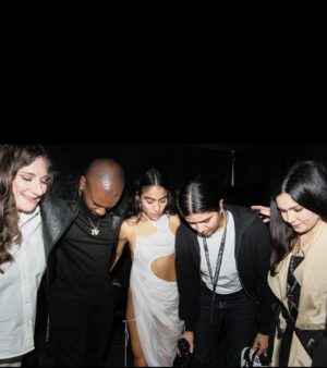 Jessie Reyez Instagram - YESSIE the album won a @thejunoawards :) 

I didn’t get to celebrate… the night took a turn. I’ll tell you why later. It’s a wild story. 

For now, I’m grateful to God, grateful for my wickedly proficient team that excel everywhere I am weak and who forever rise to the occasion, grateful for mi familia y el amor puro que siempre me an enseñado, grateful for any and all adversity that’s given me my thick skin and my resilience and my focus and lastly grateful that my vocal chords happen to sound the way that they do cuz life could be different and it ain’t. ❤️

@byron1851 you’re a patient thug and I’m profoundly grateful for you grinding and sticking with me 

@jermithomas your ear is lit and the only thing to rival it is ur heart :) more wins 

To all of the amazing creatives involved with bringing “YESSIE” to life, thank you for building this with me and manifesting these audible memories into reality, @timsuby @rykeyz especially y’all 

@steph__major blessed me the entire weekend, thank you for pushing me out of my comfort zone while maintaining the fabric of who I am 

@matthewburnett  ur a human Swiss Army knife and I strive to b as proficiently talented as u 

Photos by the great @pharrisdesigns 

Thank you to everyone involved with YESSIE and everyone involved with making that performance what it was. 

It’s love. 
 
Ps. 
No I didn’t shave my legs yet 
I might some day, I might not 
Point is, I do what I want 
Disrespectfully yours 
-Yessie