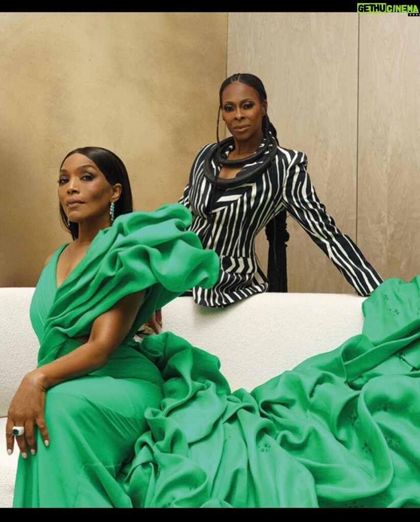 Angela Bassett Instagram - So proud of my Jennifer, it’s been a pleasure working with you throughout the years. You get me right every time. Love you 💚🖤🤍

📸: @obidinzeribe 
Hair: @hairbyjunkierandy
MU: @dandremichael
Austin HMU: @terrellmullin
Custom backdrop: @winstonstudios
Location: Mandarin Oriental Residences, Beverly Hills @mo_residencesbeverlyhills