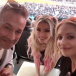 Sarah Michelle Gellar Instagram - Babies first #wrestlemania (thank you @sofi)