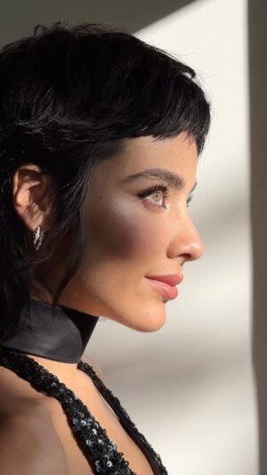 Esmeralda Pimentel Instagram - Premiere #montecristolaserie getting ready the stunning @esmepimentel with @chanel.beauty #glambyivangomez