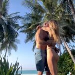 Bar Refaeli Instagram -