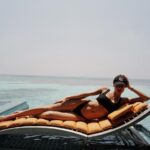 Dilan Çiçek Deniz Instagram - Jack, I want you to draw me like one of your French girls. ✍🏻