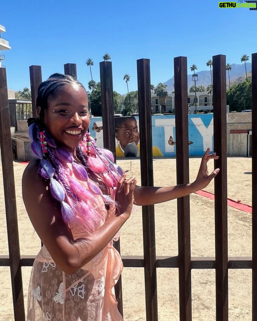 Amanda Gorman Instagram - I’ve been thinking a lot about the murals of Black figures I saw in my neighborhood growing up—mostly of dead Black public icons, often slain in their youthful prime, and often men. As I continue to hear from children through my books, the more important I truly believe it is that students of color have representations of our people, not just when they’ve been robbed of life, but also images of us LIVING, of us real and there. The next generation deserves to have artistic mirrors of themselves, young and old, alive as well as resting in power—that is to say, we merit to witness ourselves across the full spectrum of our bright human existence. Because of this, I was so happy I finally got to visit the Unity mural by @misteralek in the Palm Springs art pit! I was pleasantly surprised and incredibly grateful that the City of Palm Springs Arts Fund commissioned such a work. Thank you for this piece of peace, and for everyone who has taken time out of their day to visit 💛💛🙏🏿