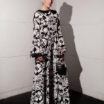Karla Souza Instagram - Diosas de Plata Glam 

Look @chaneloficial
Stylist @danireyesoficial
Makeup @salvadorgonzalezmakeup
Hair @ernestovargas_hair
Pictures/Video @luismeza8
Zapatos @reginaromeromx

#pecime #diosasdeplata #lacaída #karlasouza #salvadorgonzalezmakeup #ernestovargashair #danireyes #reginaromeromx #chanel #chanelmx #chaneloficial