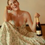 Karla Souza Instagram - Con mucha emoción les comparto que soy parte de la familia Moët & Chandon como embajadora de México y seré parte de un nuevo capítulo de su programa Toast For a Cause. Una gran plataforma en la que aprovecharé para fomentar igualdad de oportunidad e inculcar y motivar las vocaciones cinematográficas de las mujeres en el cine. 
#ToastWithMoet @moetchandon #ad 

EVITE EL EXCESO.
____________________________________________________

With great excitement, I share that I am a part of the Moët & Chandon family as the ambassador of Mexico and I will be a part of a new chapter in their program, Toast For a Cause. This is a great platform where I will take the opportunity to promote equal opportunities and instill and motivate women's vocations in cinema.
#ToastWithMoet @moetchandon #ad

DRINK RESPONSIBLY.