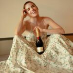 Karla Souza Instagram - Con mucha emoción les comparto que soy parte de la familia Moët & Chandon como embajadora de México y seré parte de un nuevo capítulo de su programa Toast For a Cause. Una gran plataforma en la que aprovecharé para fomentar igualdad de oportunidad e inculcar y motivar las vocaciones cinematográficas de las mujeres en el cine. 
#ToastWithMoet @moetchandon #ad 

EVITE EL EXCESO.
____________________________________________________

With great excitement, I share that I am a part of the Moët & Chandon family as the ambassador of Mexico and I will be a part of a new chapter in their program, Toast For a Cause. This is a great platform where I will take the opportunity to promote equal opportunities and instill and motivate women's vocations in cinema.
#ToastWithMoet @moetchandon #ad

DRINK RESPONSIBLY.
