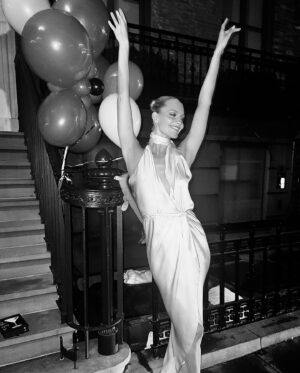 Poppy Delevingne Instagram - A few days late, but… this is… 37 *gulp 🎈 
Thank you to all my magical friends & NYC family who made it SO special… (@thelsd 👑) 
& @loosiesnyc for the sore feet & weary heads the next day. 

LOVE YOU ALL, *truly madly deeply 💘
