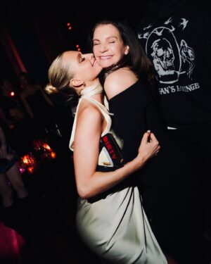 Poppy Delevingne Instagram - A few days late, but… this is… 37 *gulp 🎈 
Thank you to all my magical friends & NYC family who made it SO special… (@thelsd 👑) 
& @loosiesnyc for the sore feet & weary heads the next day. 

LOVE YOU ALL, *truly madly deeply 💘
