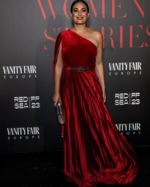 Hend Sabry Instagram - What a night ❤️💃🏻 what a success! So proud of the @redseafilm and @vanityfair #womenstories initiative .. the showcase Arab female talents I met yesterday are so inspiring .. thank you @moalturki and @marchettisimone for a night to remember ❤️
And thank you @ammarparis for the gorgeous shots as usual 😍🙏
Dressed by @honaydaofficial 
MUA @junior_cedeno @diorbeauty 
Hair @romaindurandhair @dessangeparis