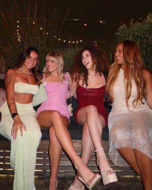 Sofie Dossi Instagram - fun night❤️