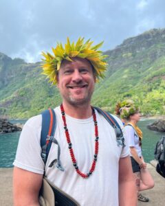 Kate Walsh Instagram - Wild about the wildlife and scenery in the unbeliavable tropical weather of French Polynesia 🐱💛☀️ #lindbladexpeditions #whereiexplore
