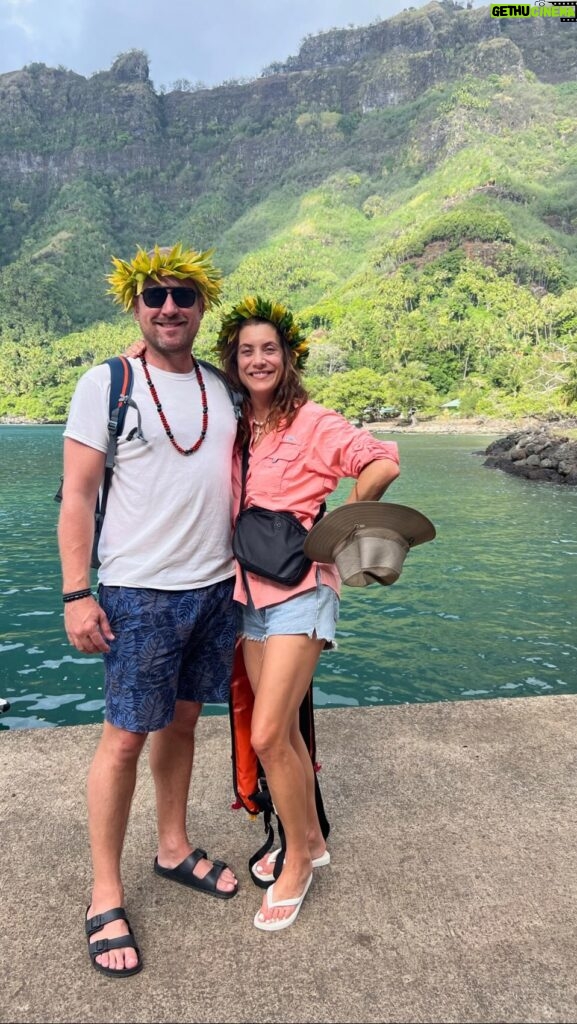 Kate Walsh Instagram - On island time with my guy @andynix1 and @lindbladexp featuring the amazing local culture in French Polynesia! 💗 🌴 #whereiexplore