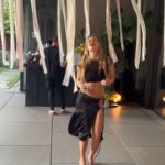 Bar Refaeli Instagram - איך בעלי אמר לי- את כל יום חוגגת כאילו יש לך יום הולדת.
אז בתאריך שבו נולדתי אני חוגגת את החיים.
מודה כל יום🙏🏼
🧄🧅🧿🪬

..תודות בת מצווה
הפקה של הלייף @gal_galo_ 
דיג׳יי הבית מאז ולנצח
@djitaygalo 
ילדה שהיא אישה שהיא ברבי
@annazak12 
הבלונים שמקפיצים כל אירוע 
שירי ואלית- אתן מפתיעות אותי כל פעם מחדש. 
@balonz.il
האוכל ש..אין מה לאמר. יעלי הגאונה ״דה לייליס״ 
@yaelimagenlelie

ולהוריי😘
