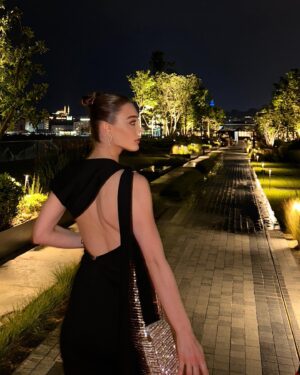 Rabia Soytürk Instagram - Spotlight, moonlight 🌙
