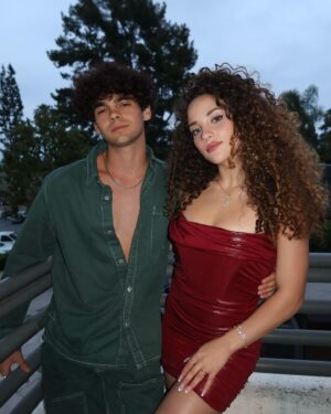 Sofie Dossi Instagram - Happy Bday to my best friend for life🤍🖤