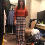 Riisa Naka Instagram - ついに明日‼️
6月22日「離婚しようよ」
公開です🔥💔🥹✨🫶🏻

やっとやっとみんなに見てもらえるから嬉しいよ🥰

相変わらず、今回もオフショットゼロ女優だったから
スタッフさん達にいただいた「繋がり写真」を載せておきます😂🤳💥

繋がり写真とは
別日にその日に撮ったシーンの続きを撮ることがあるから、髪型やメイク、衣装や持ち物などがちゃんと同じようになっているかをスタッフさん達が確認するためのまじで身内な写真です😂🫰🏻

繋がり写真って確認するためだけだから無の棒立ちでいいのに
私はいつも謎にピースしたり変な表情しちゃってなんかの記念写真みたいになるのいつまでたってもやめられない😇😂🤣😅🫰🏻

#離婚しようよ
#letsgetdivorced 
#netflix 
#netflixjapan 

@netflixjp