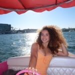 Sofie Dossi Instagram - cheers to a great bday weekend 🎉 
@eboatsrental #visionelectricboatsrental