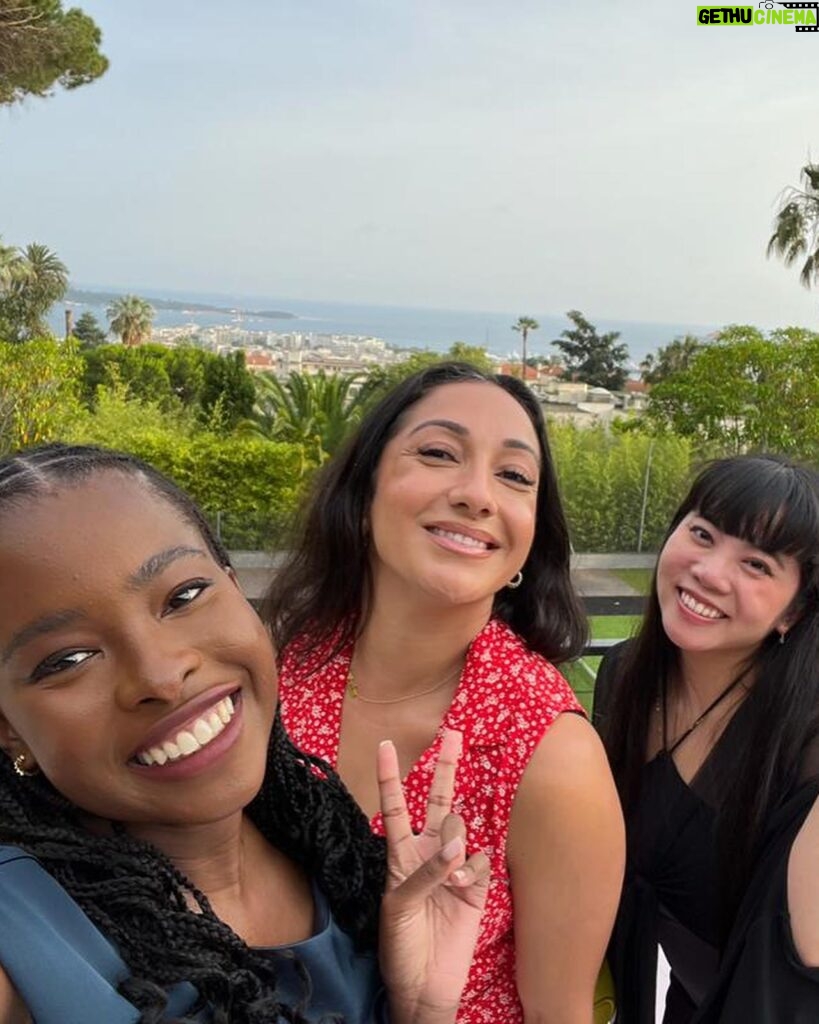 Amanda Gorman Instagram - Cannes, you were a dream 💛🇫🇷

• Makeup by @joannasimkin 
• Hair by @itsraela 
• Styling by @jasonbolden
• Earrings are @prada

@esteelaudercompanies
@cannes_lions
@amprgroup