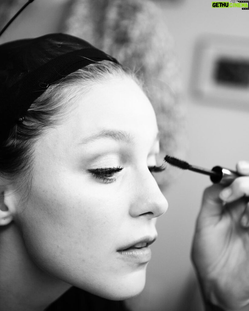 Melissa Benoist Instagram - dressing room 📷 @jennyandersonphoto