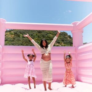 Chanel Iman Instagram - Our Baby Shower to celebrate baby girl who’s on her way 👼🏽🎀🎈
