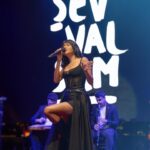 Şevval Sam Instagram - “Rock’ı Severiz” 🖤
#birderdimvar #amanaman #haydigeliçelim #gülpembe 
Tüm dijital platformlarda..diğerleri yolda😉🤩⭐️⭐️⭐️⭐️⭐️
Fotoğraflar @halilguzel ❤️